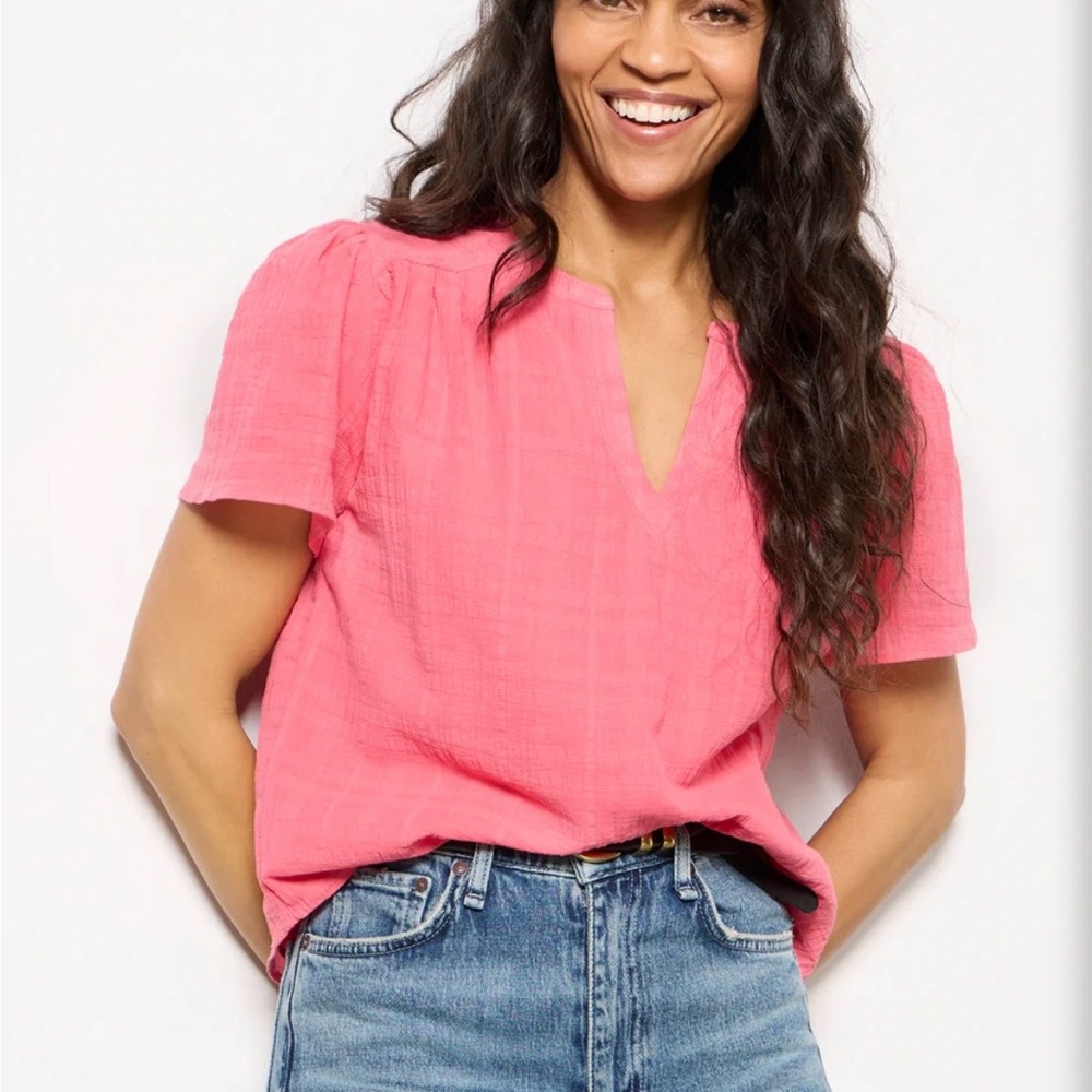 Shelby Textured Split Neck Top XL Sun-kissed coral
Evereve - Picture 6 of 13